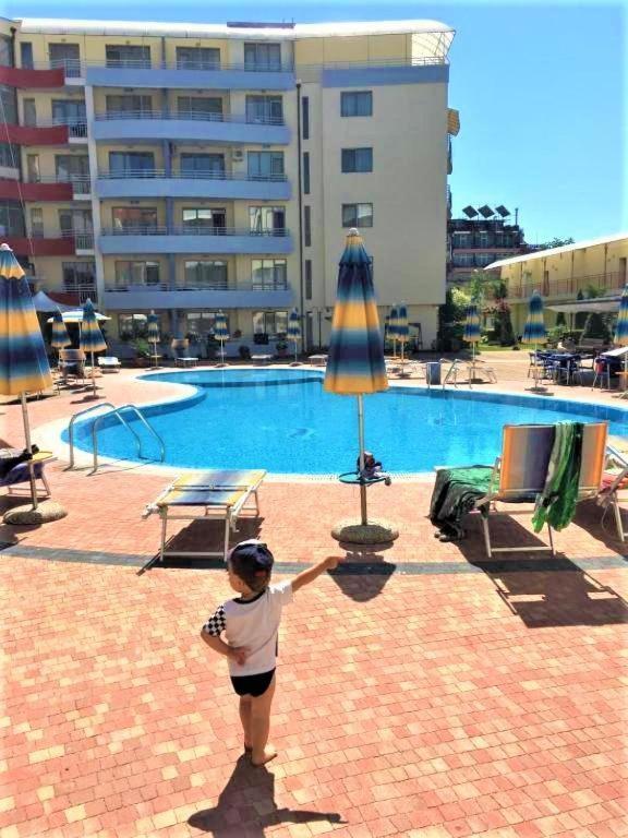 Central Plaza Apartment Солнечный берег Экстерьер фото